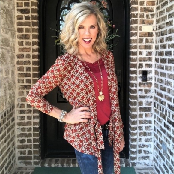 Cabi 3951 Ringleader Chain Print Wrap top - Picture 2 of 10